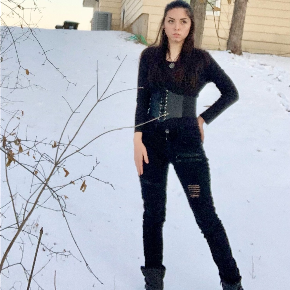 Meet your Posher, Emjay